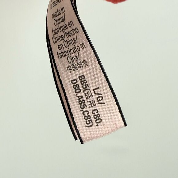 C32  Victoria’s Secret red lace padded racerback bralette size large - Picture 7 of 8